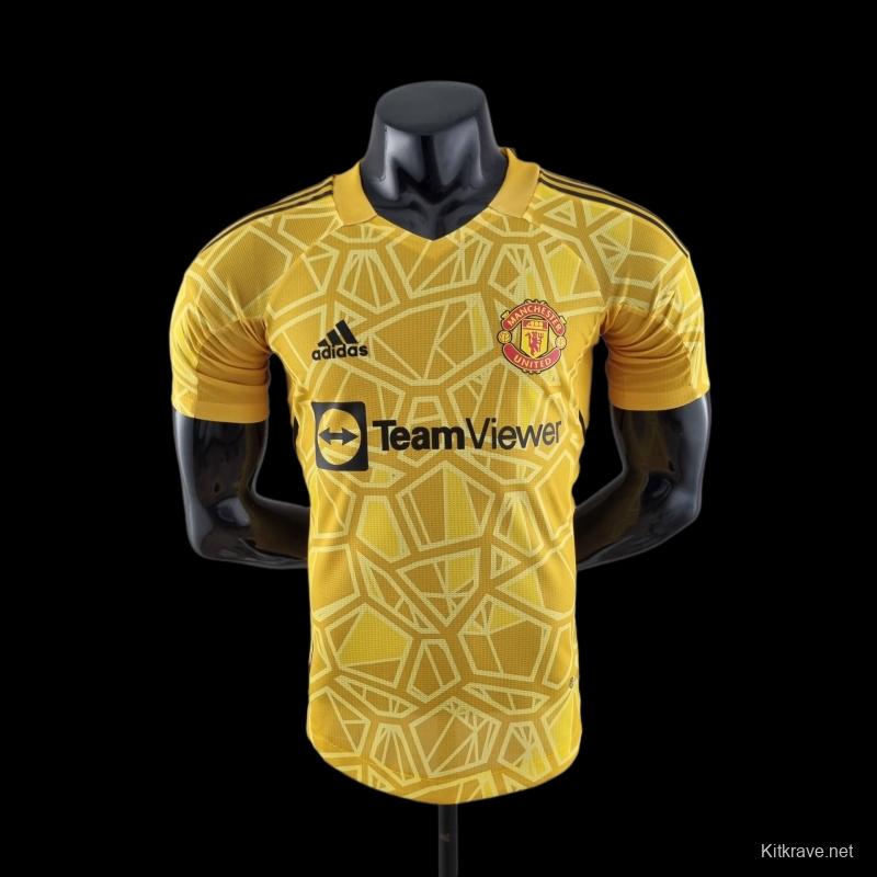 Player Version 22/23 Manchester United Yellow Goalkeeper