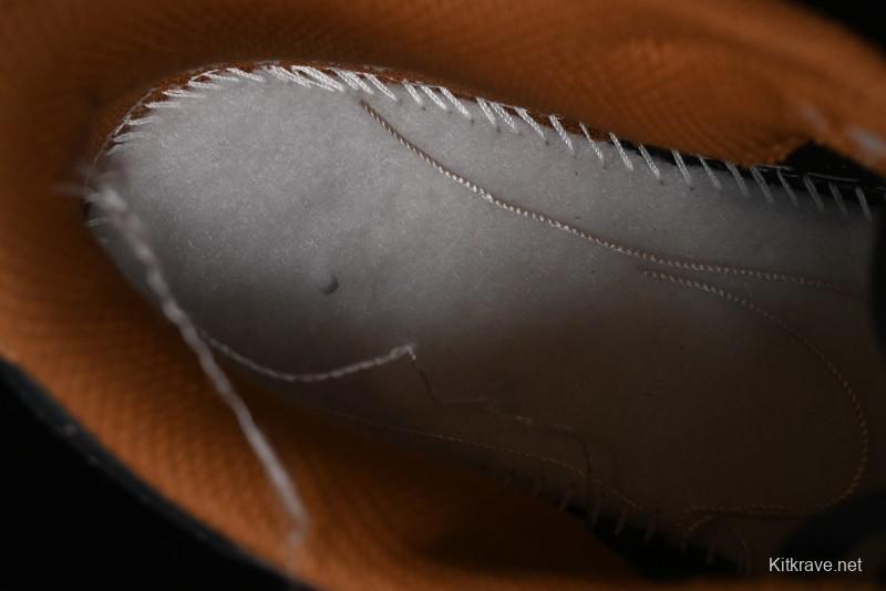 Nike SB Dunk Low Casual Skateboarding Shoes in Black/Brown - MU0232-370