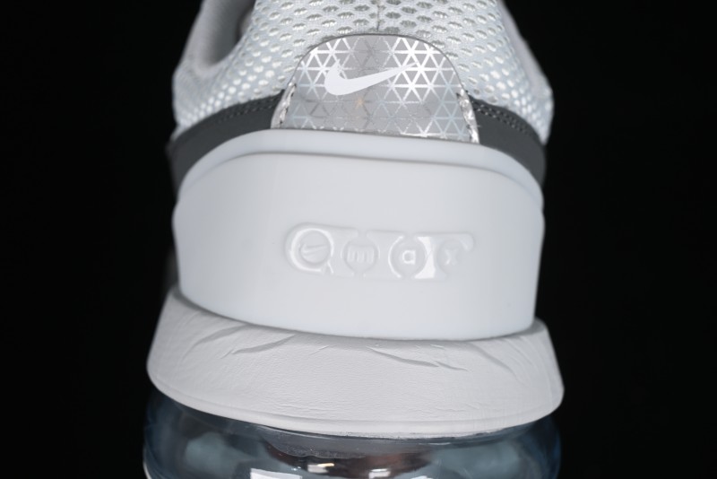 Nike Air Max Pulse Running Shoes with Oversized Air Cushion for Breathability - FN7459-001
