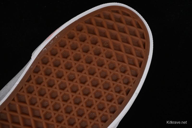 Vans Knu Skool Low-Top Retro Casual Vulcanized Slip-On Sneakers in Black White Yellow - VN000D6C6RJ