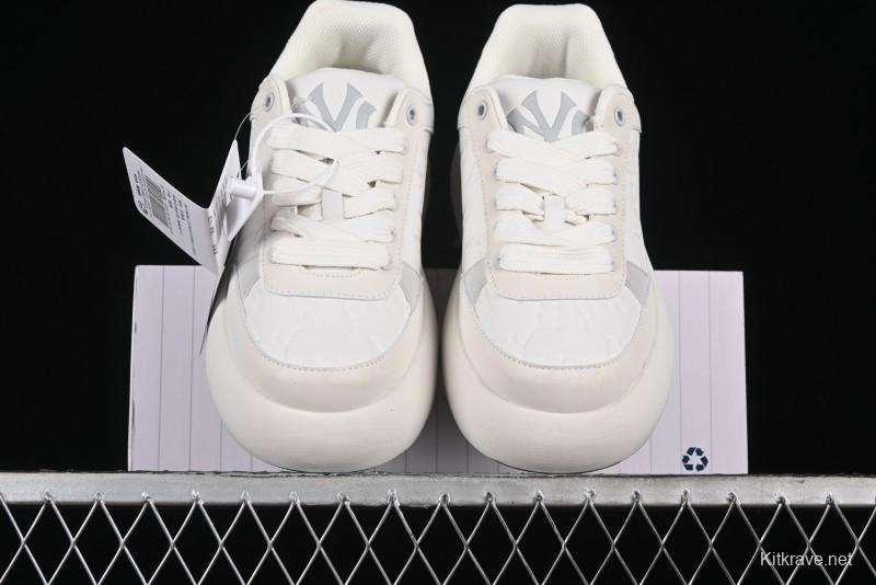 MLB Chunky Classic Base New York Yankees Lightweight Platform Casual Sneakers - 3ASXBMN4N50GRL
