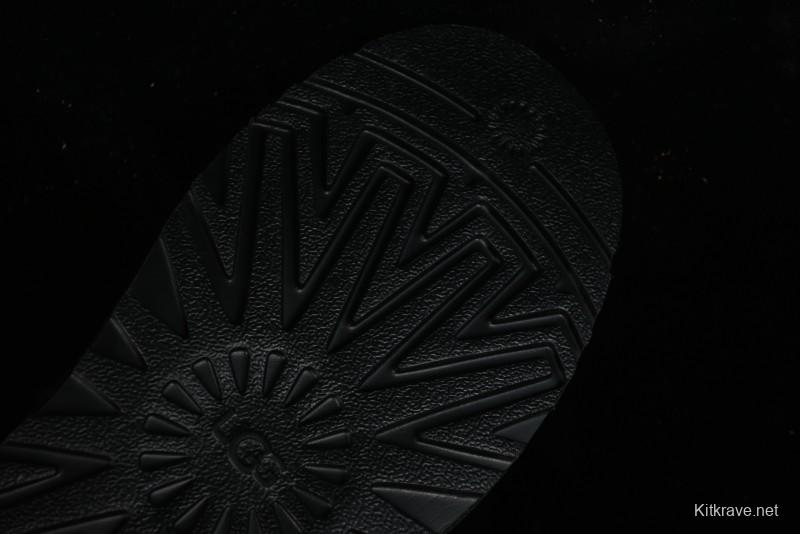 UGG Neumel Moc Ankle Boots in Suede with Shearling Lining - 1153631