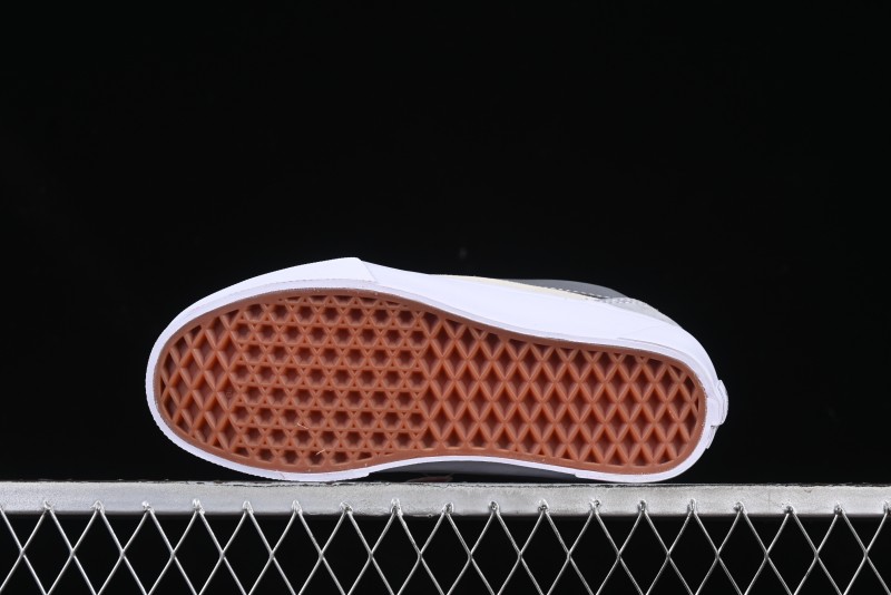 Vans Knu Skool Low-Top Retro Chunky Sneakers - VN000D22BH7