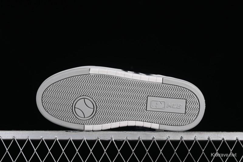 MLB Chunky Liner Basic New York Yankees Height Increasing Thick Sole Casual Sneakers - 3ASXCA12N50GRL