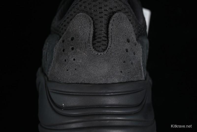 Adidas Yeezy Boost 700 V2 Utility Black Running Shoes with 3M Reflective Details - FV5304