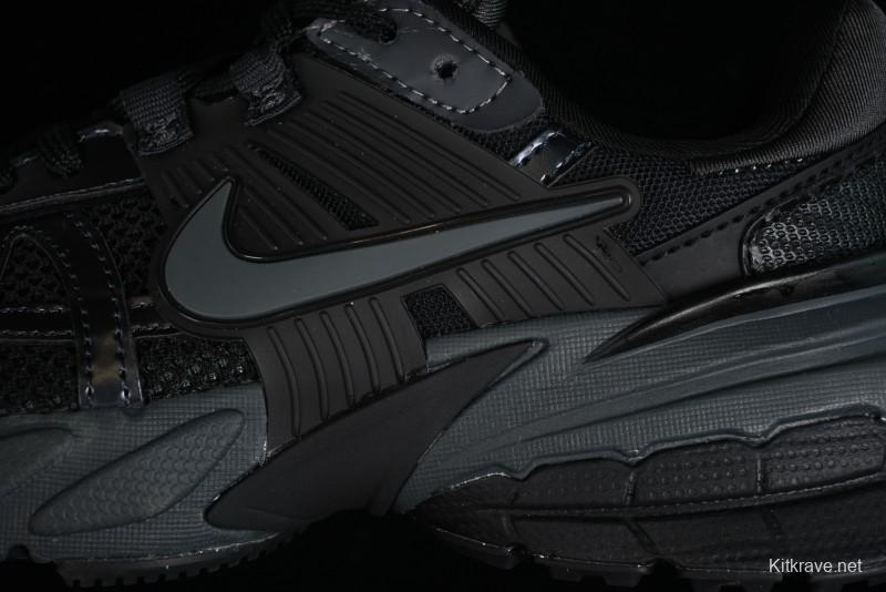 Nike Runtekk V2K Retro Low-Top Running Shoes with Cushlon Midsole and Anti-Slip Design - FD0736-001