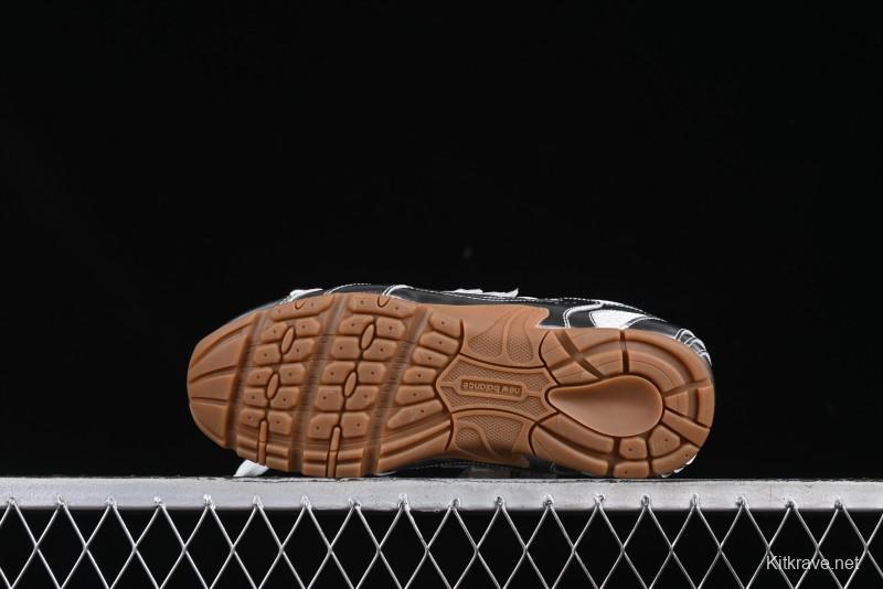 New Balance 530 Metallic Silver Sneakers – Stylish & Sporty Design