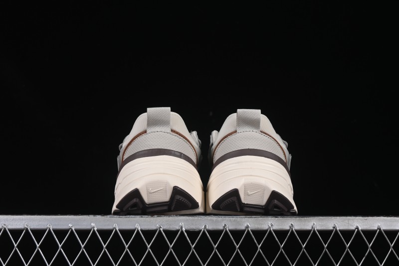 Nike Runtekk Run Retro Low-Top Running Shoes with Cushlon Midsole and Anti-Slip Design - FN0738-107