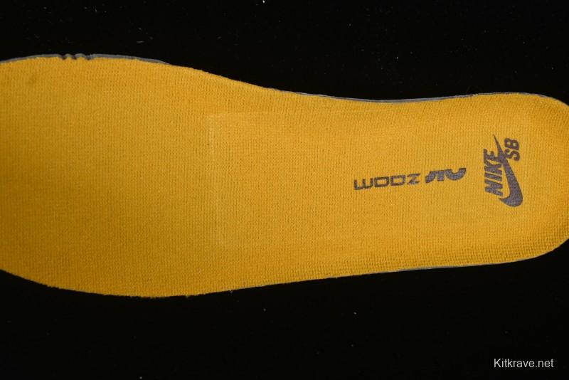 Nike SB Dunk Low Premium Skateboarding Shoes in Black and White - FN5880-001