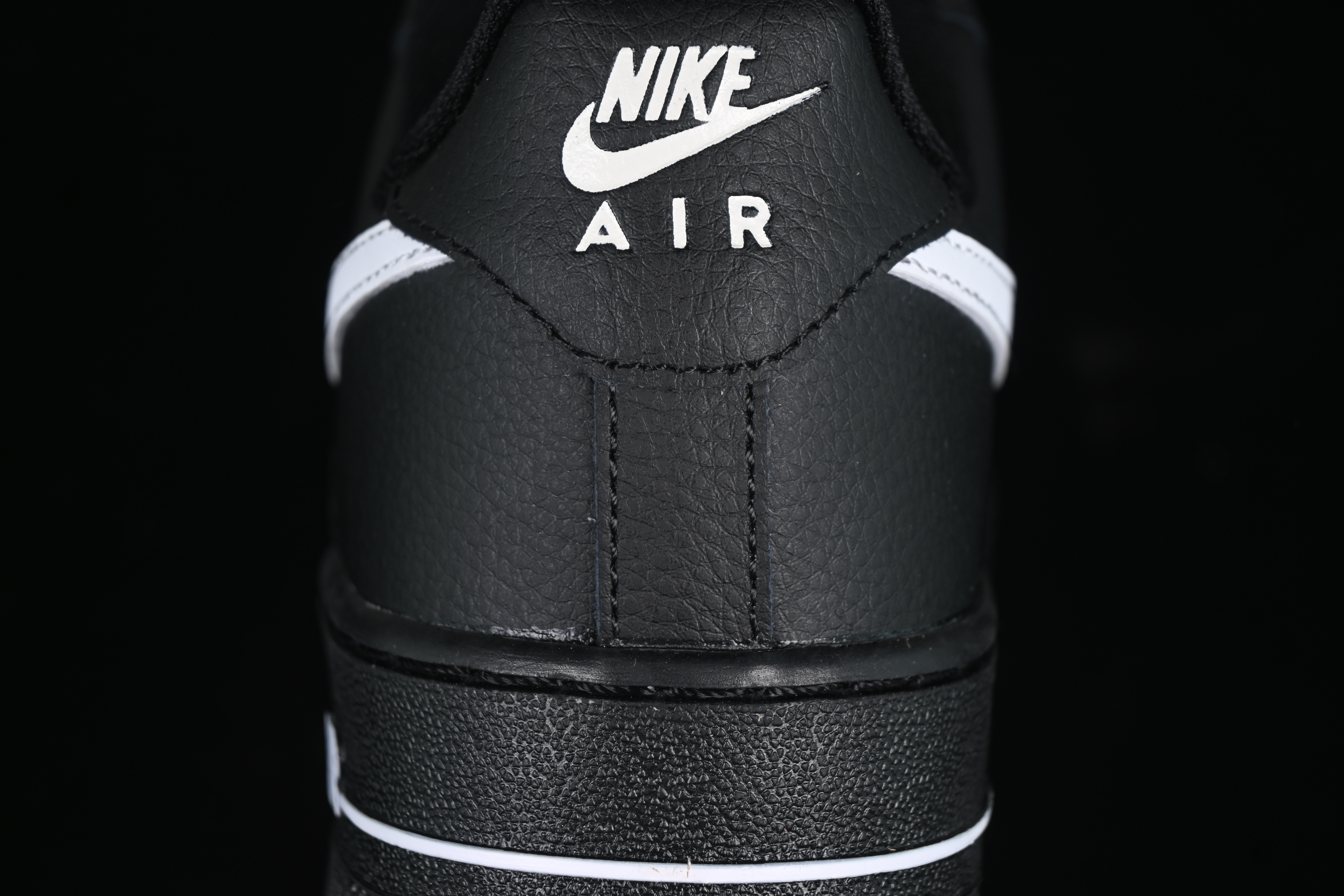 Nike Air Force 1'07 Low Casual Sneakers with Full-Length Air Cushion - HV6359-001