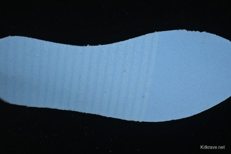 Nike Air Jordan 1 High Retro OG Basketball Shoes with Black Toe Design - 555088-125