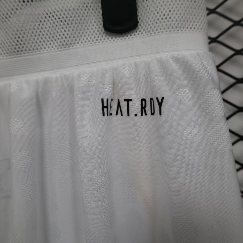 Player Version 25/26 Real Madrid Home Shorts