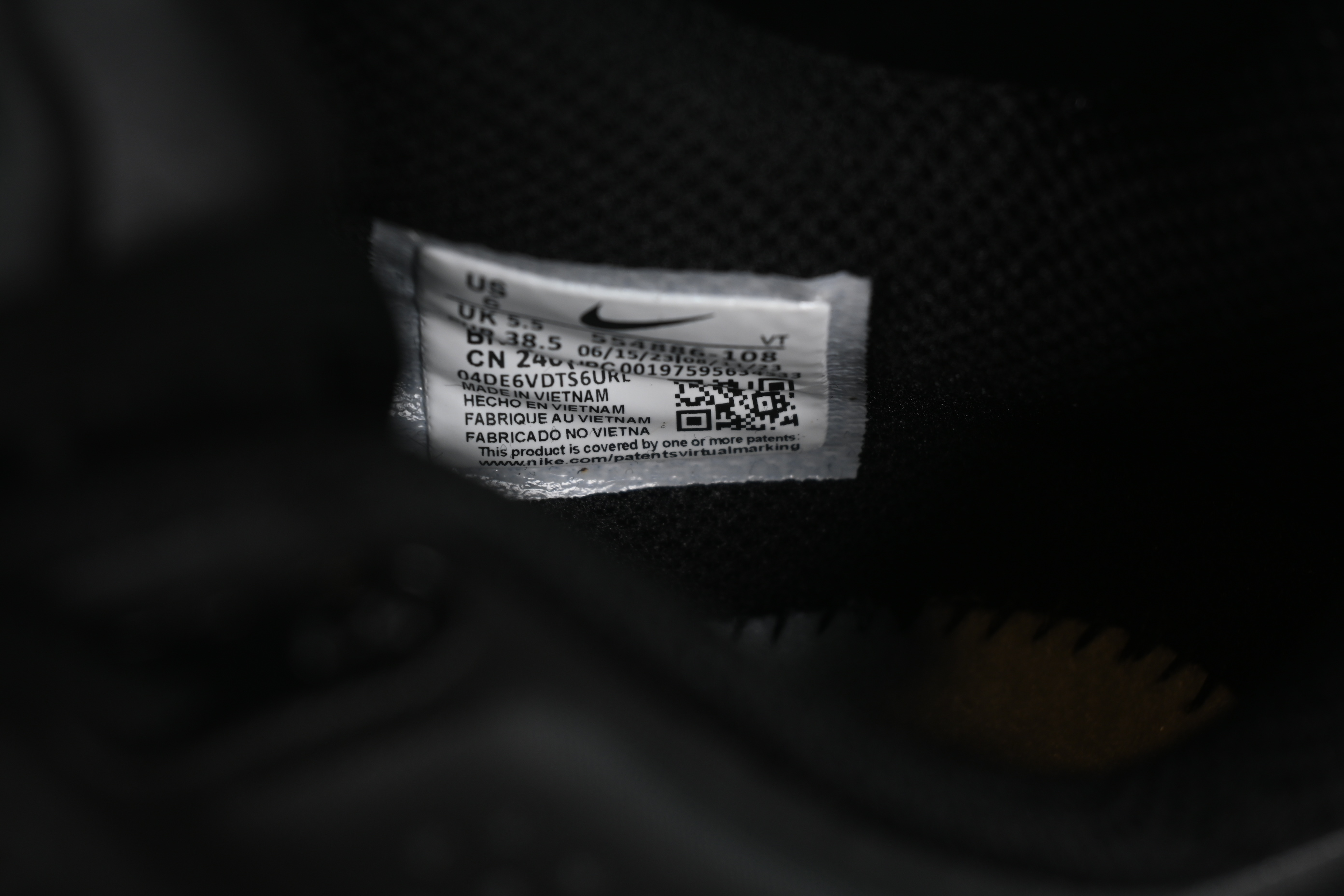 Nike Air Max 2013 Retro Breathable Mesh Running Shoes with Full-Length Max Air Cushion - 554886-108