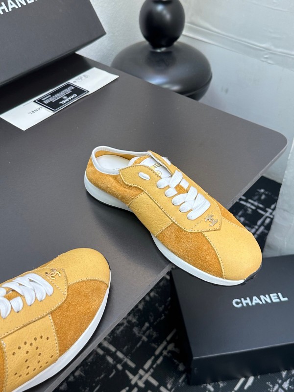 2025 Women Chanel Yellow Suede Casual Sneakers Handmade CC Logo LY00360(F)