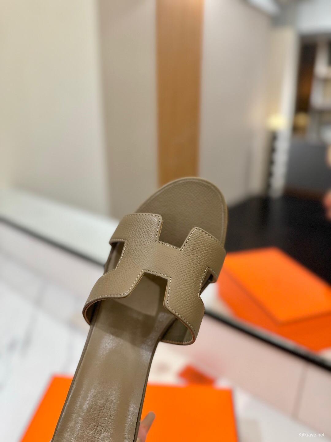 2025 Women Hermès Khaki Leather Sandals