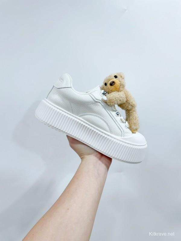 2025 Women 13DE MARZO White Leather Sneakers Plush Toy KFY00300