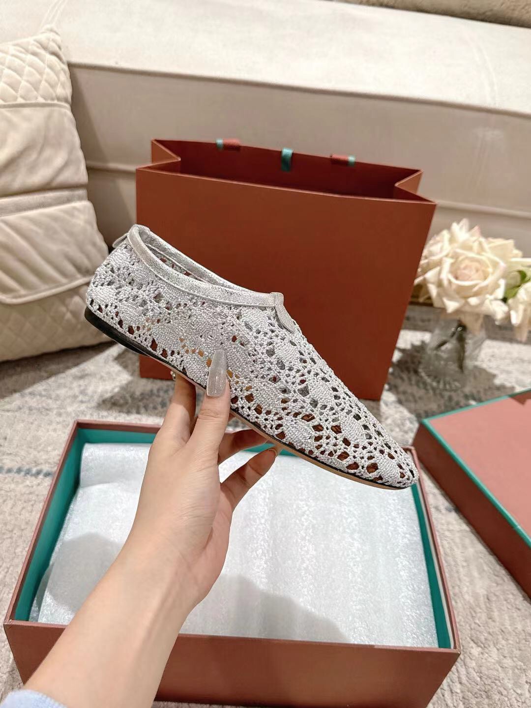 2025 Women LP White Knitted Ballet Shoes LY00250