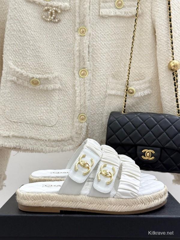 2025 Women Chanel White Leather Slippers KFY00230
