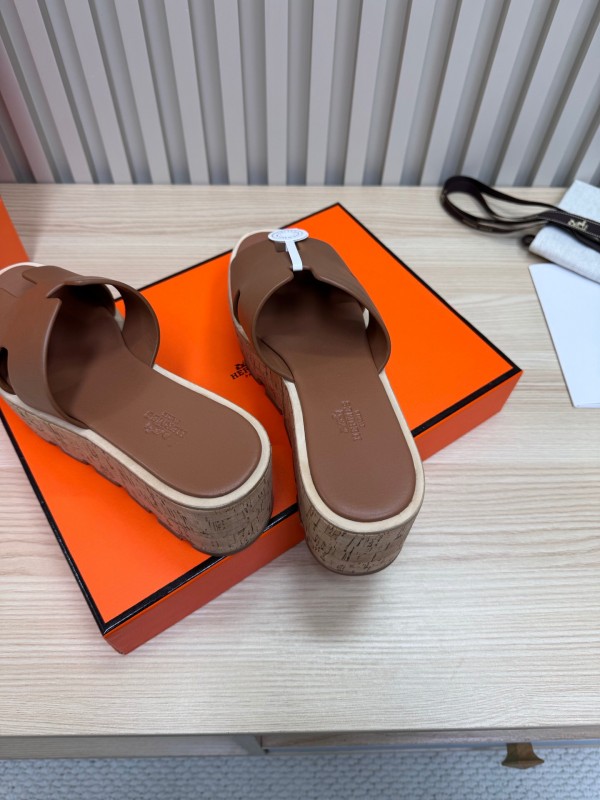 2025 Women Hermès Brown Leather Slippers KFY00280