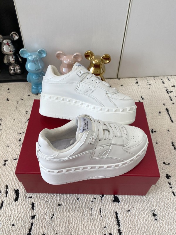 2025 Women Valentino White Leather Platform Sneakers LY00340