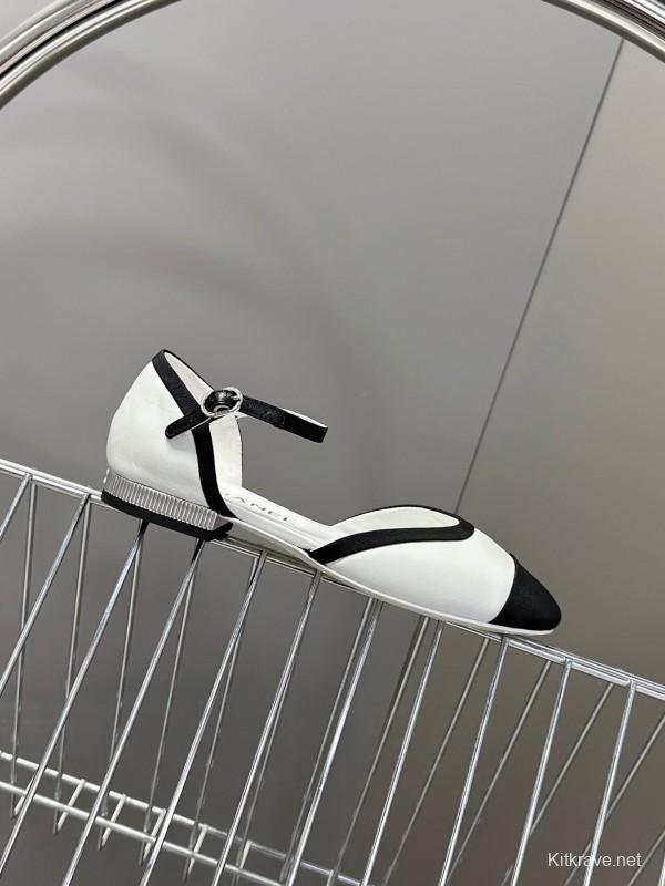 2025 Women Chanel White Black Leather Sandals