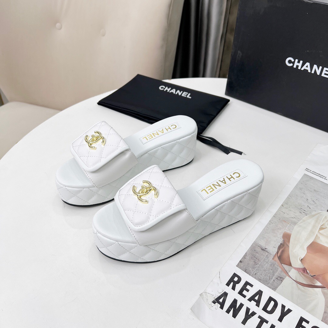 2025 Women Chanel White Leather Sandals