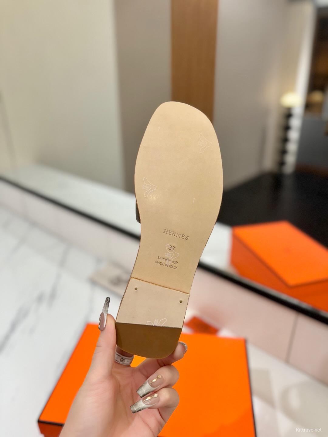2025 Women Hermès Light Brown Leather Slippers