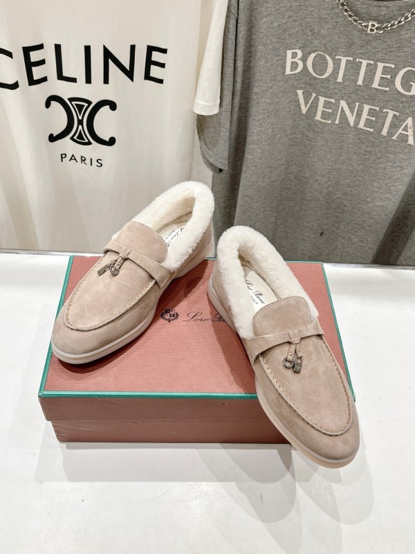 2024 Women LP beige suede shearling loafers MJ00300
