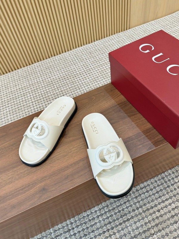 2025 Women Gucci White Leather Slippers GG Logo LY00230