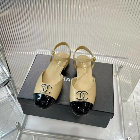 2025 Women Chanel Beige Black Leather Slingback Flat Sandals LY00260