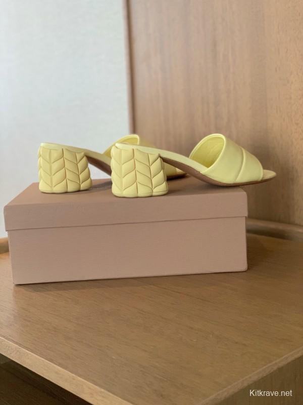 2025 Gianvito Rossi Yellow Leather Slippers KFY00260