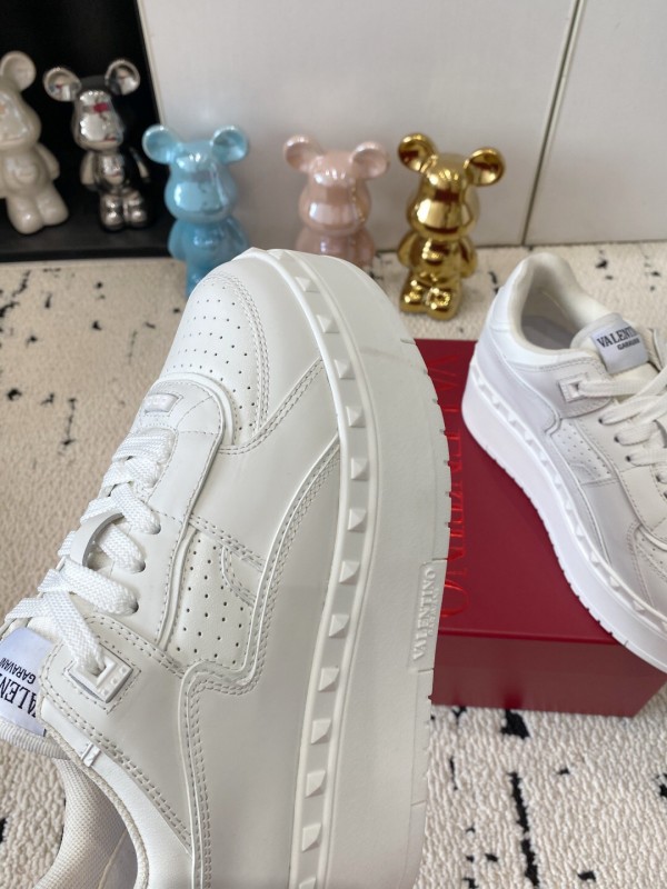 2025 Women Valentino White Leather Platform Sneakers LY00340