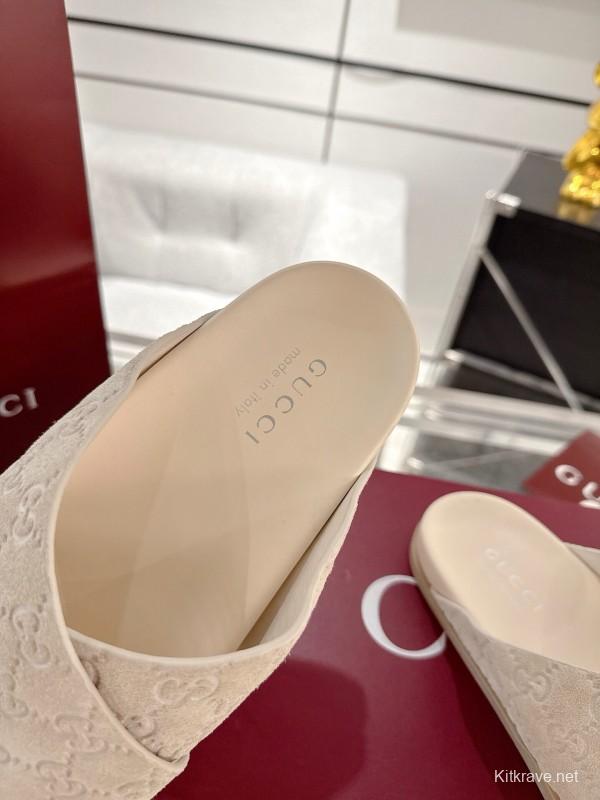 2025 Unisex Gucci Beige Suede Slippers Double G Embossed AS00240