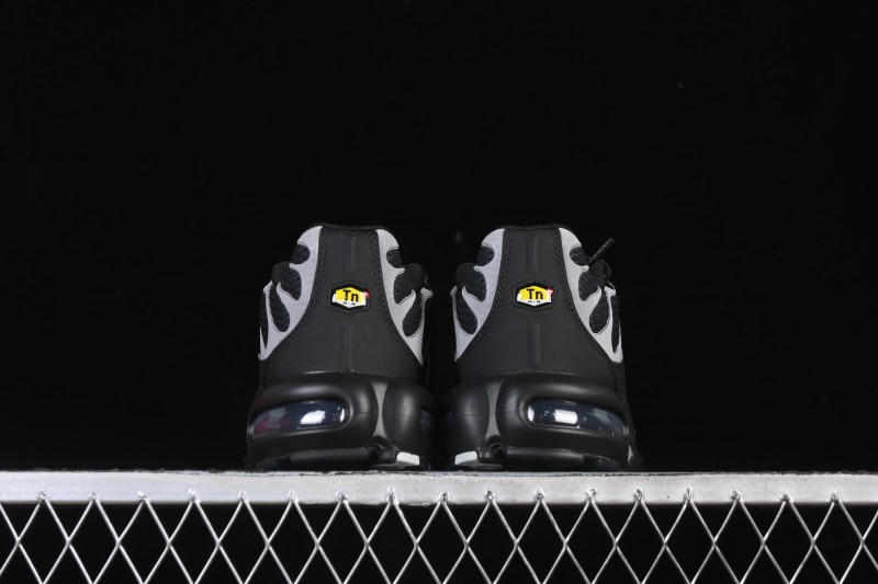 Nike Air Max Plus Retro Running Shoes with Air Cushion - HQ3029-001