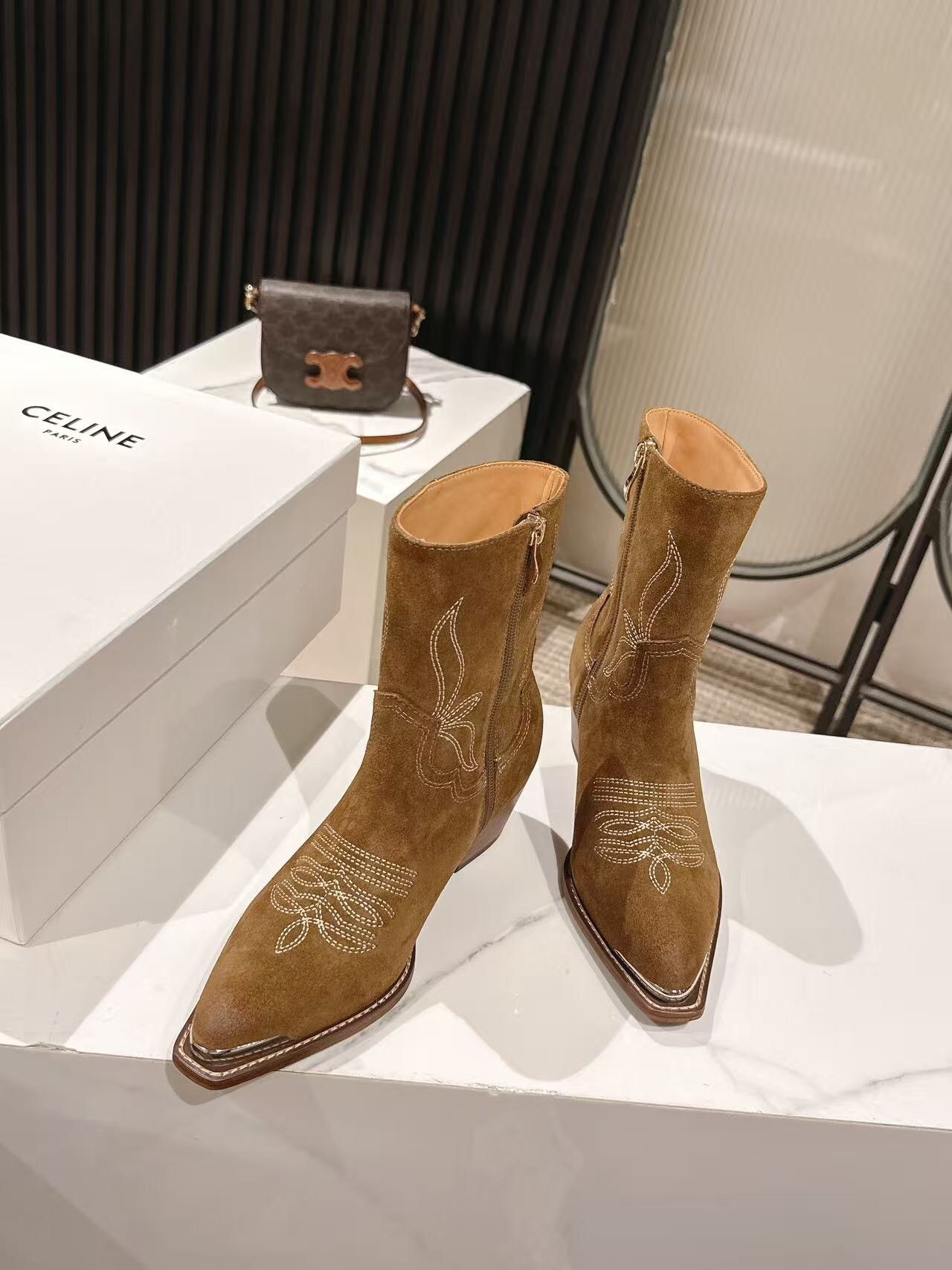 CELINE Fall/Winter 2025 Retro Fashion Ankle Boots - LY00440
