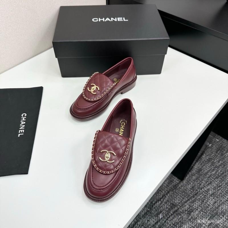Chanel Classic Flap Chain CC Loafers with Buckle Closure - LY00320