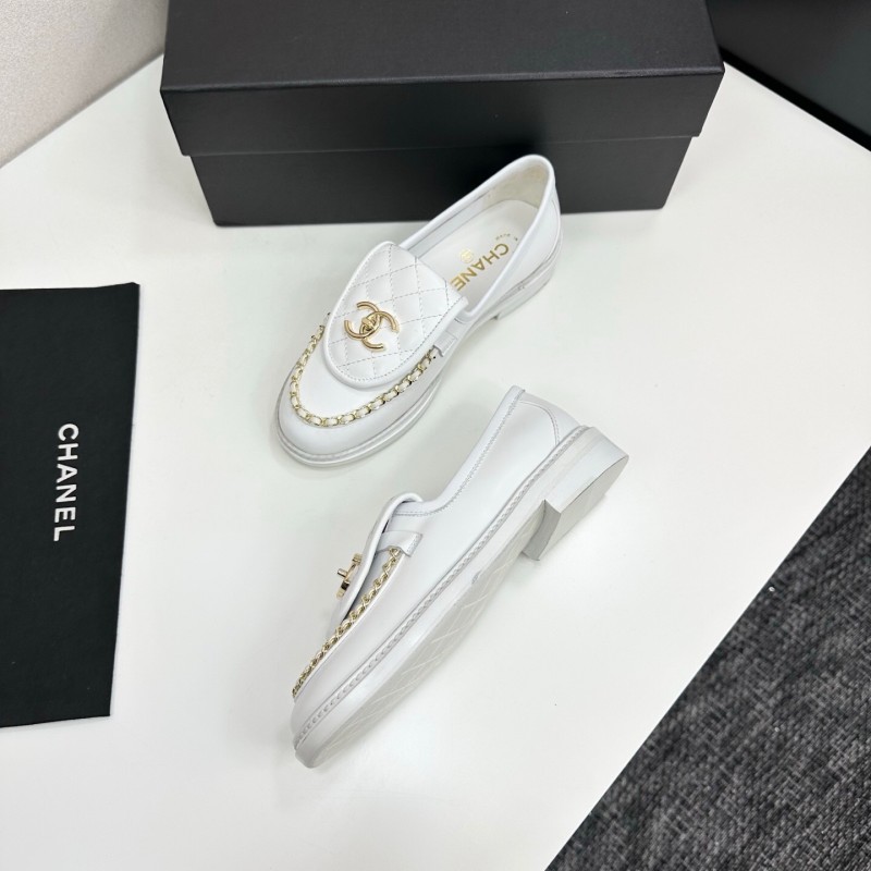 Chanel Classic Flap Chain CC Loafers with Buckle Closure - LY00320