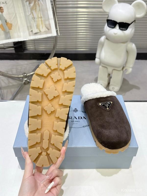 Prada Fall/Winter 2025 New Fur Mule Slippers Triangle Buckle Bread Head Half Slippers - KFY00270