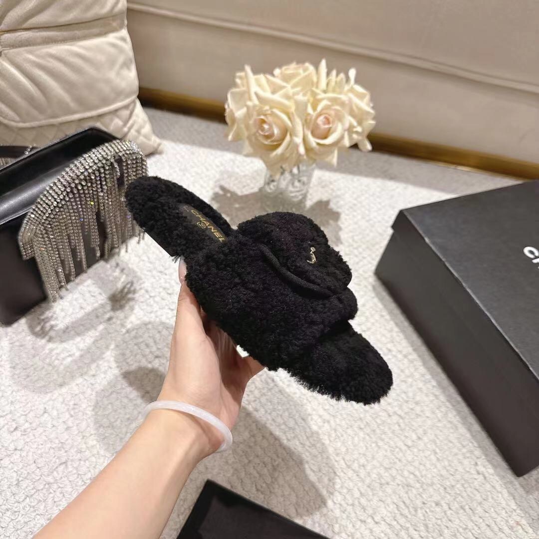 Chanel 2025/SS Slingback Lock Buckle Butterfly Fur Slippers - LY00250