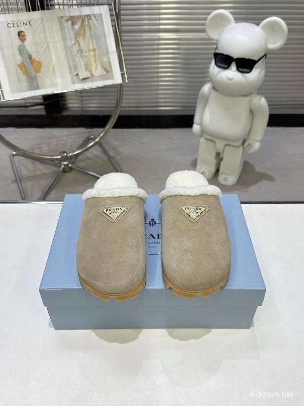 Prada 2025 Fall Winter New Fur Mule Triangle Buckle Bread Toe Half Slipper - KFY00270