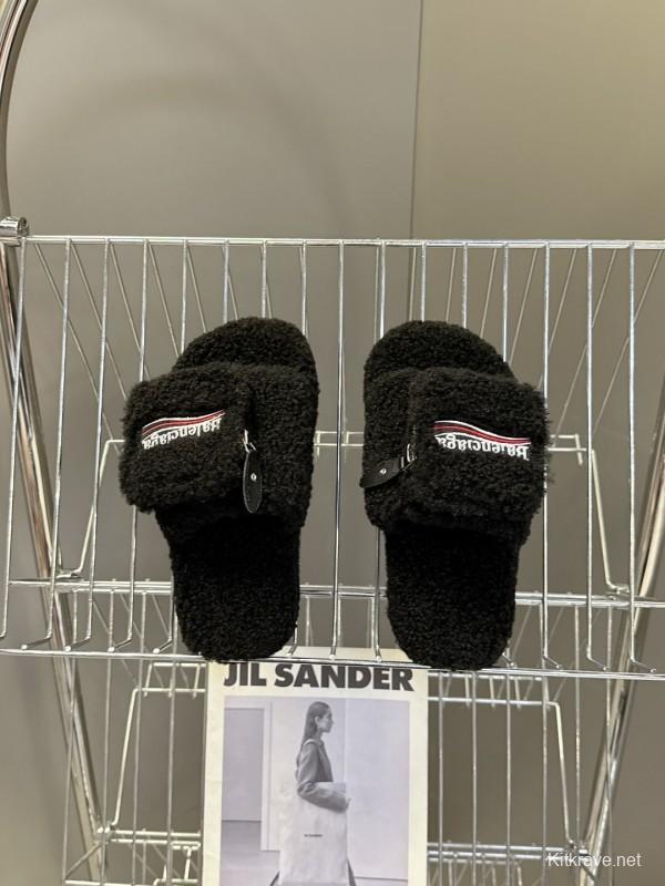 Balenciaga 2025/SS Couple Edition Coca-Cola Logo Furry Slippers - KFY00230