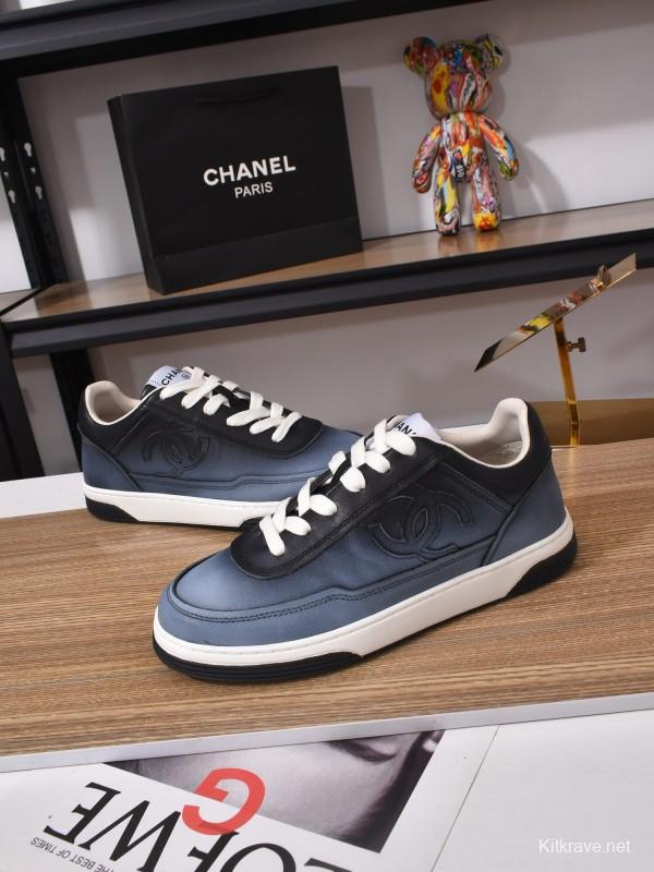 Chanel Classic Loafer with Gradient Logo and Platform Sole - KFY00350