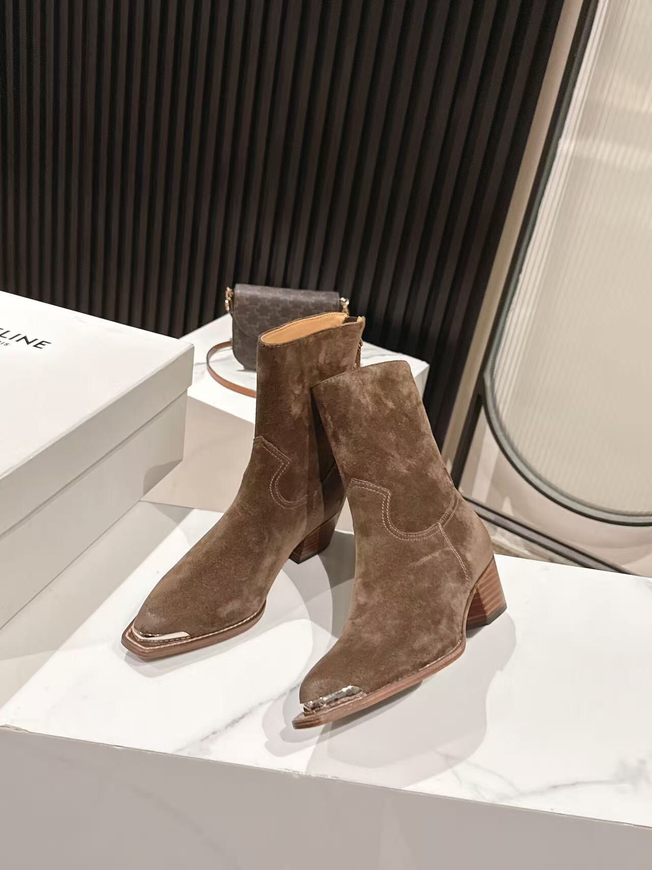 CELINE 2025/SS Fashion Boots Retro European Style - LY00410