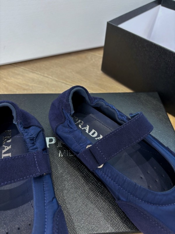 Prada 2025/SS Metal Toe Thin Sole Training Shoes Casual Footwear - LY00260
