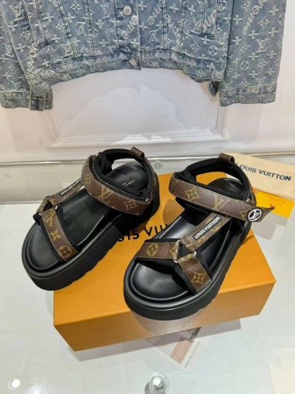 LV 2025/SS Latest High-End Fashion Versatile Flat Platform Sandals - LY00