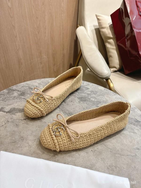 Gucci Ballet Flats with Leather Sole and Bow Detail - LY00320