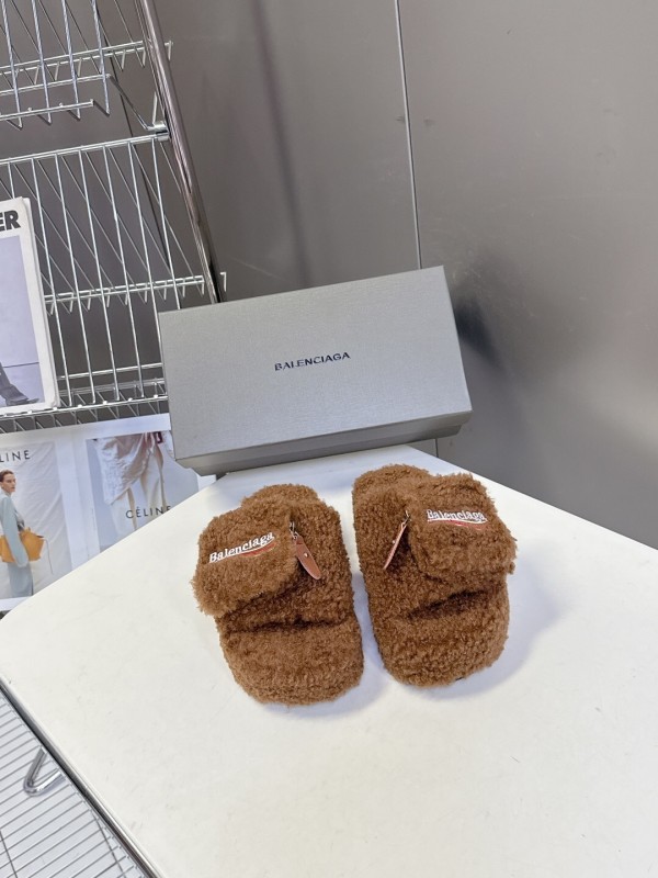 Balenciaga 2025/SS Couple Edition Cola Fur Slippers - KFY00230
