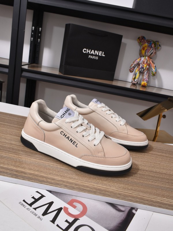 Chanel Classic Loafer with Gradient Logo and Platform Sole - KFY00350