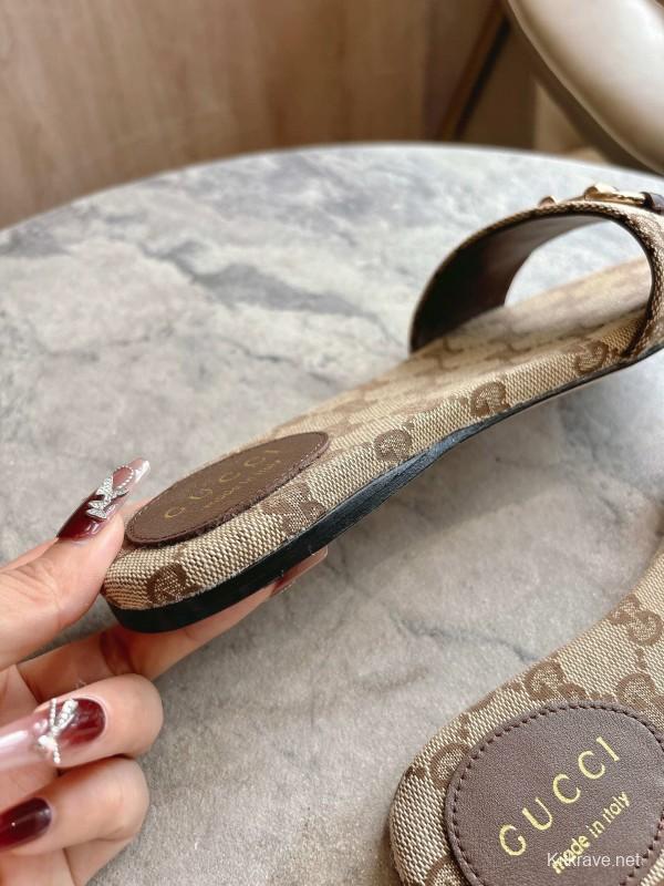 Gucci 2025/SS Leather Mule Sandals with Light Gold Horsebit Detail - LY00280