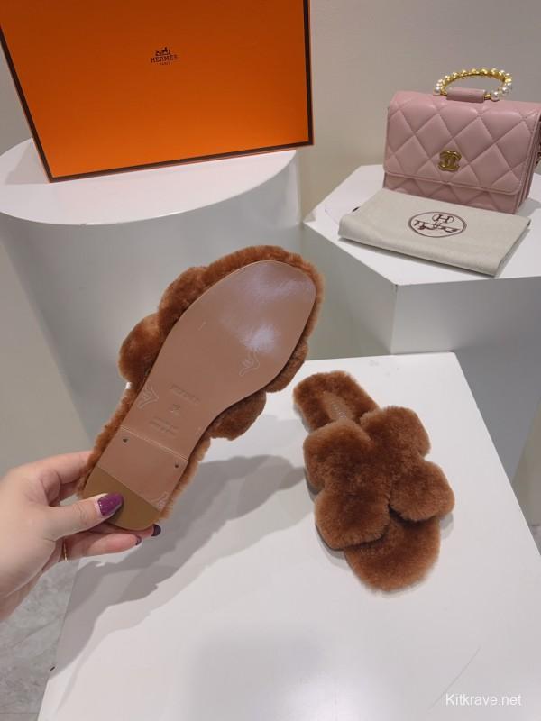 Hermès 2025 SS Love Fur Slippers Flat Sole Autumn Winter Style - LY00240
